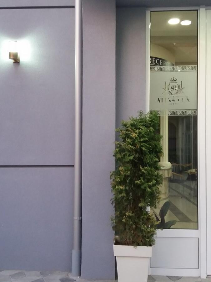 Atina Lux Hostel Leskovac  Extérieur photo