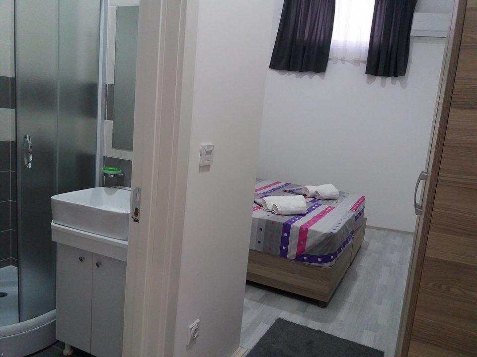 Atina Lux Hostel Leskovac  Extérieur photo