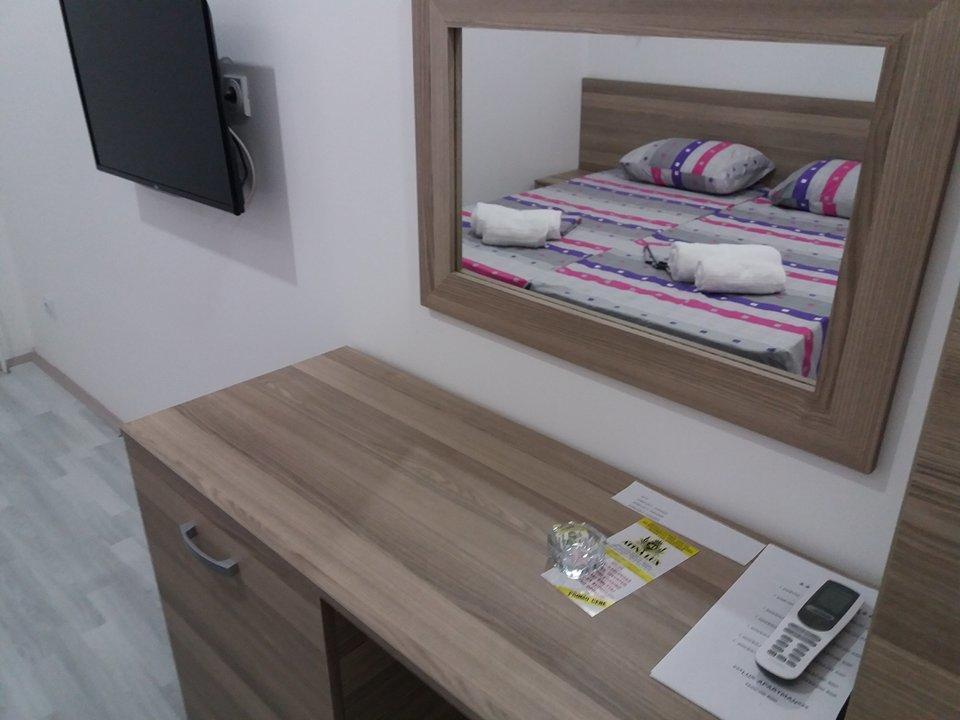 Atina Lux Hostel Leskovac  Extérieur photo